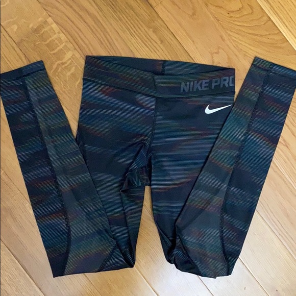 Nike Pants - Nike Pro Hypercool leggings